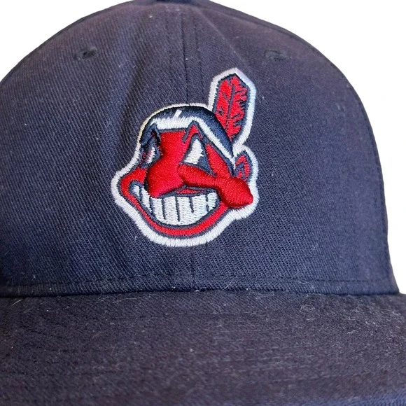 New Era Navy Blue Chief Wahoo Cleveland Indians Baseball Hat sz 7 1/4 - Picture 2 of 11